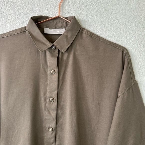 Everlane | The Drapey Square Shirt - Picture 5 of 9